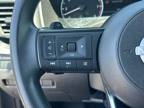 Used 2024 Nissan Rogue S AWD/4WD image 21