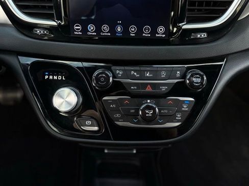 Used 2020 Chrysler Pacifica Touring-L w/ Advanced Safetytec Group image 25