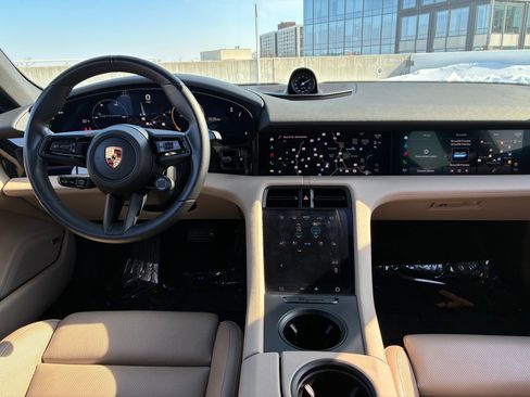 Certified 2022 Porsche Taycan image 15