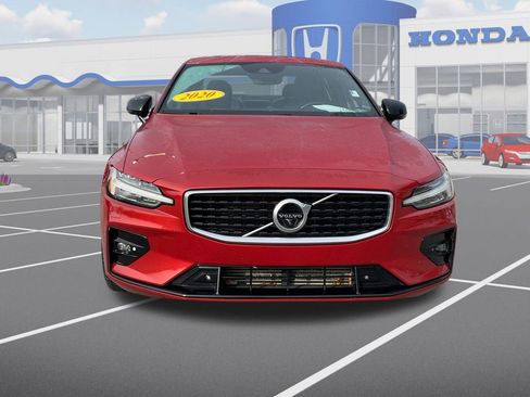 Used 2020 Volvo S60 T6 R-Design image 2