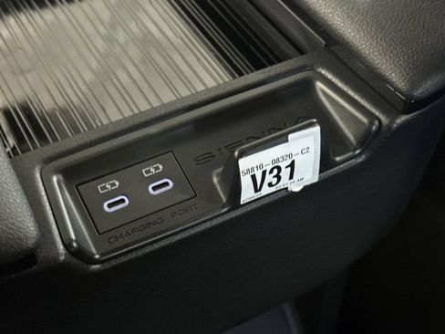 New 2026 Toyota Sienna XLE Woodland Edition AWD/4WD image 15