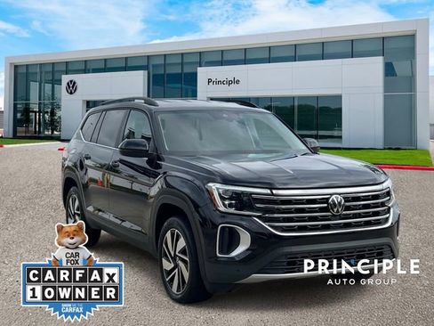 Used 2025 Volkswagen Atlas SE FWD image 3