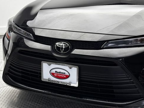 Used 2024 Toyota Corolla LE w/ LE Convenience Package FWD image 2