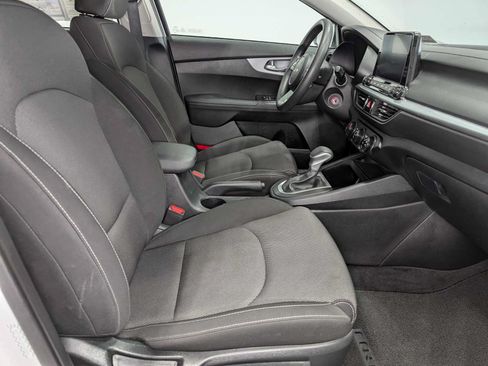 Used 2024 Kia Forte LXS w/ LXS Technology Package FWD image 37