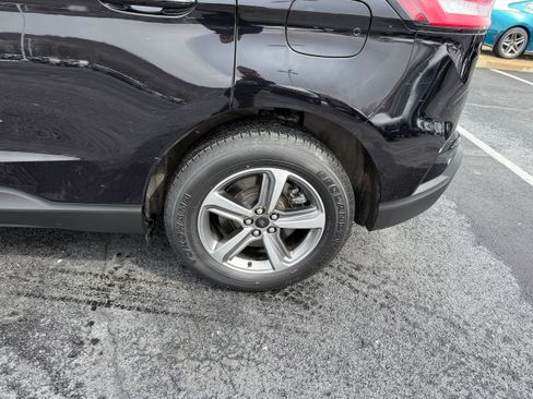 Certified 2023 Ford Edge SEL w/ Convenience Package image 9