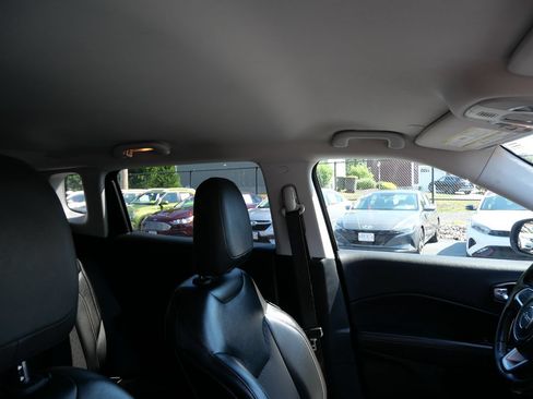 Used 2020 Jeep Compass Latitude AWD/4WD image 29