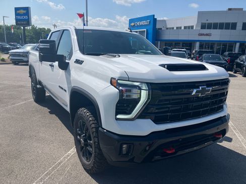 New 2026 Chevrolet Silverado 2500 LT w/ Trail Boss Package AWD/4WD image 1