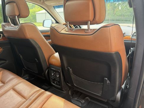 Used 2011 Jeep Grand Cherokee Overland AWD/4WD image 33