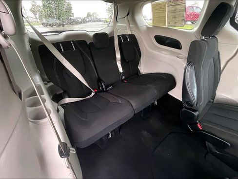 Used 2023 Chrysler Voyager LX FWD image 27