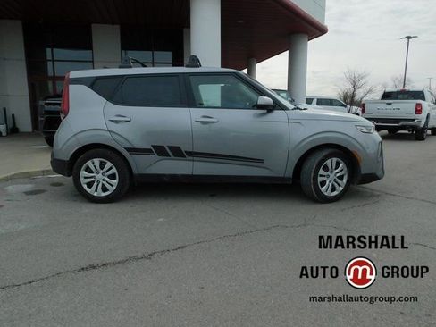 Used 2022 Kia Soul LX image 9