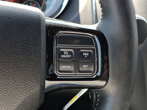 Used 2017 Dodge Grand Caravan SXT w/ Driver Convenience Group FWD image 25