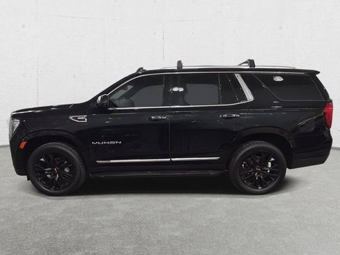 Used 2021 GMC Yukon SLT w/ SLT Premium Package image 8