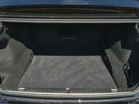 Used 2022 BMW 740i w/ Premium Package RWD image 8