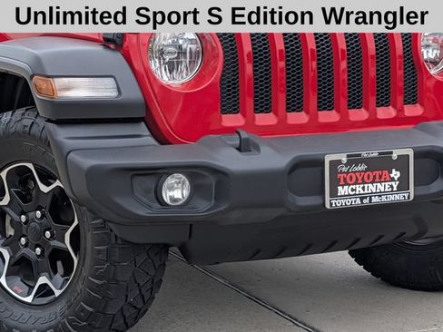 Used 2021 Jeep Wrangler Unlimited Sport AWD/4WD image 3