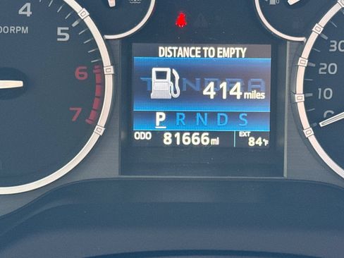 Used 2017 Toyota Tundra Limited w/ Limited Premium Package RWD image 3