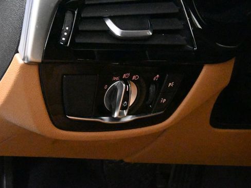 Certified 2022 BMW 530i xDrive w/ Convenience Package image 26