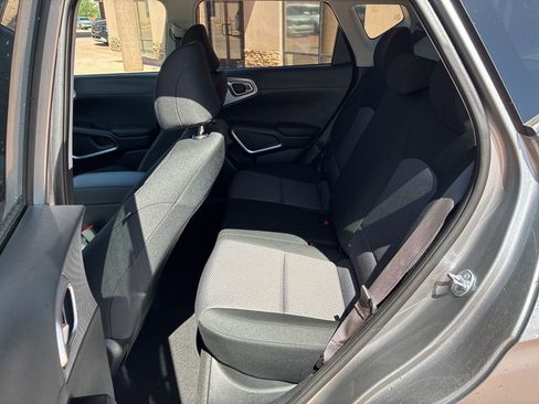 Certified 2025 Kia Soul LX w/ LX Technology Package FWD image 16