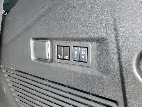 Used 2024 GMC Yukon Denali image 35