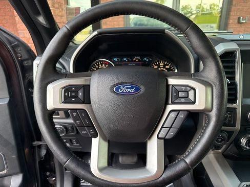 Used 2018 Ford F150 Lariat w/ Equipment Group 502A Luxury image 29