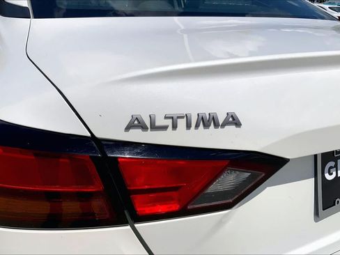 Used 2024 Nissan Altima 2.5 SV FWD image 32