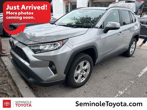 Used 2021 Toyota RAV4 XLE w/ Convenience Package FWD image 1