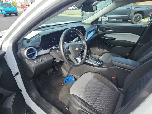 Used 2024 Chevrolet Trax LT w/ Driver Confidence Package FWD image 23
