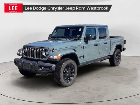 Used 2025 Jeep Gladiator Nighthawk image 1