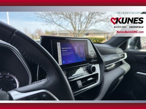 Used 2024 Toyota Highlander XSE image 22