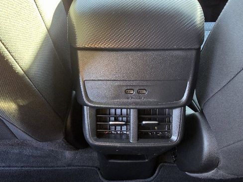 Used 2025 Chevrolet Equinox LT image 30