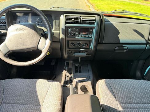 Used 2000 Jeep Cherokee Sport AWD/4WD image 17