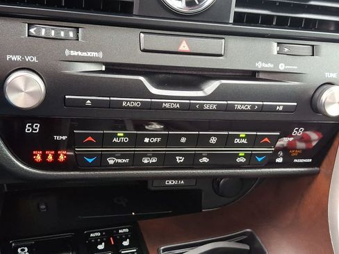 Used 2022 Lexus RX 350 AWD w/ Premium Package image 17