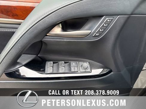 Used 2020 Lexus LX 570 4WD w/ Luxury Package image 24