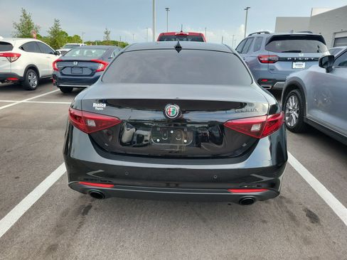 Used 2019 Alfa Romeo Giulia Ti RWD image 9