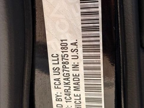 Certified 2023 Jeep Grand Cherokee L Laredo AWD/4WD image 36
