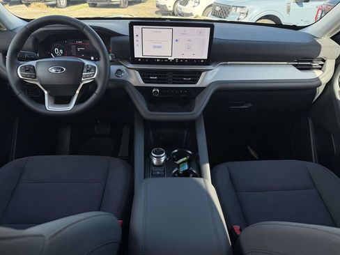 New 2026 Ford Explorer Active RWD image 5