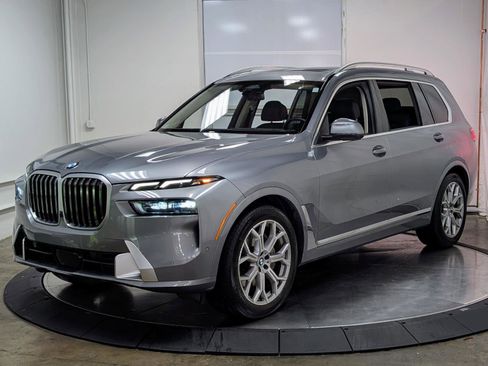 Used 2025 BMW X7 xDrive40i image 4