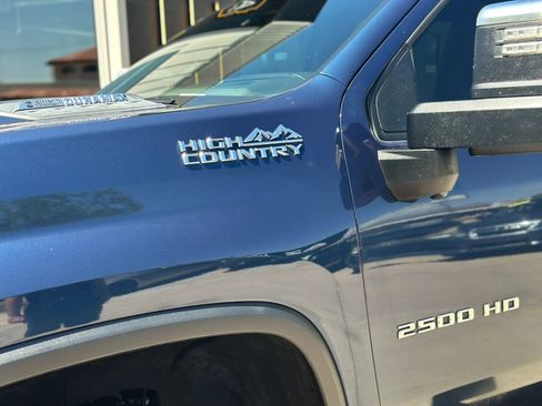 Used 2020 Chevrolet Silverado 2500 High Country AWD/4WD image 3