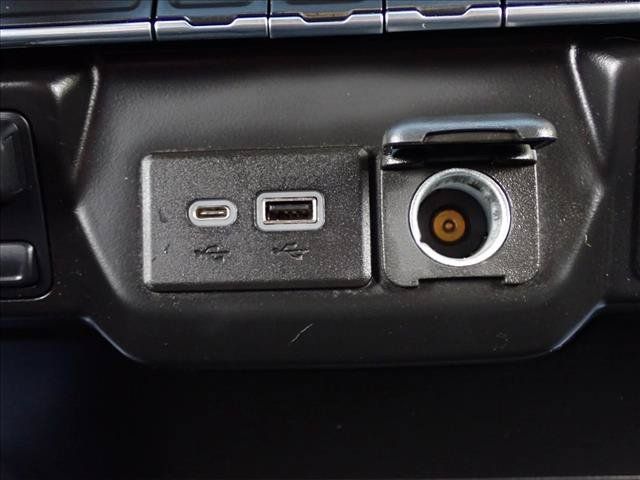 Used 2021 Chevrolet Silverado 1500 Custom AWD/4WD image 17
