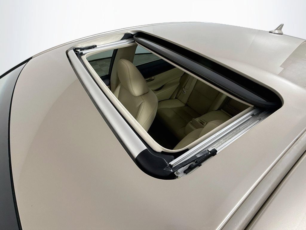 Used 2014 Lexus ES 350 w/ Premium Package FWD image 22