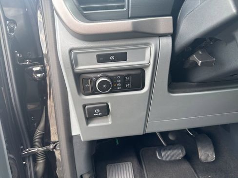 Used 2025 Ford F150 XLT image 34