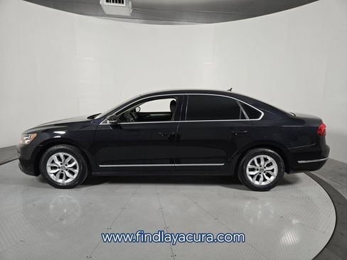 Used 2017 Volkswagen Passat 1.8T S image 3