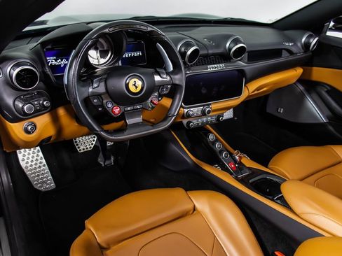 Certified 2019 Ferrari Portofino image 36