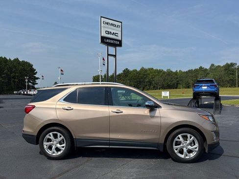 Used 2019 Chevrolet Equinox Premier FWD image 2