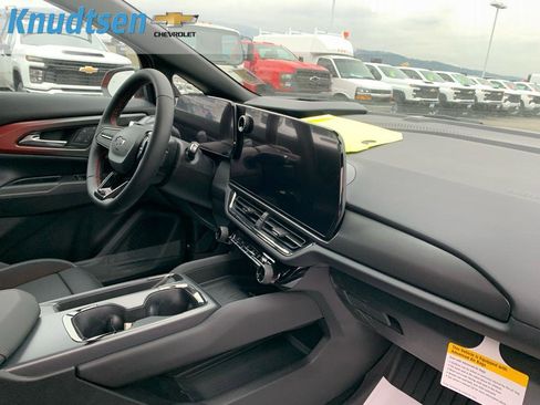 New 2026 Chevrolet Equinox EV RS w/ Convenience Package II AWD/4WD image 13