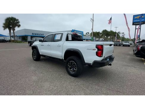 Used 2024 Chevrolet Colorado ZR2 w/ ZR2 Convenience Package III image 4