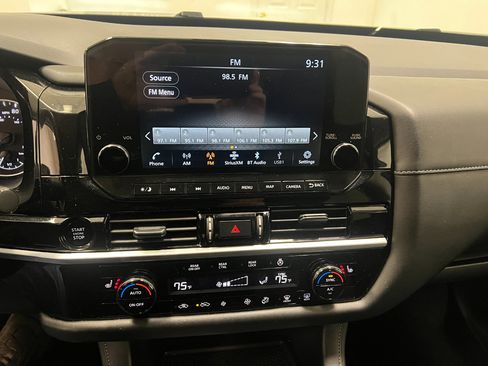 Used 2025 Nissan Pathfinder SL image 43