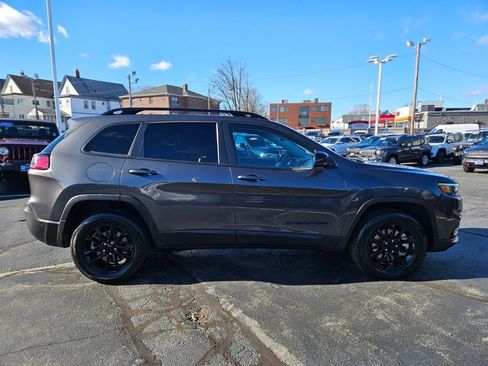 Used 2023 Jeep Cherokee Altitude Lux image 6