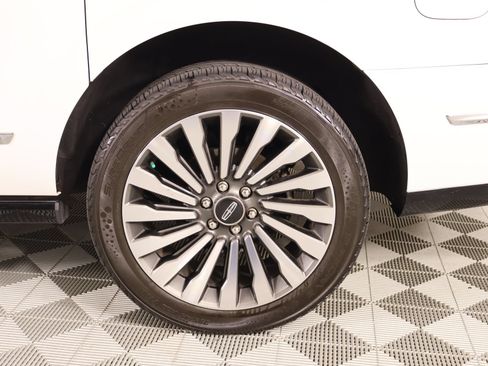 Used 2019 Lincoln Navigator L Reserve AWD/4WD image 21
