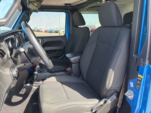 Used 2021 Jeep Wrangler Sport AWD/4WD image 5