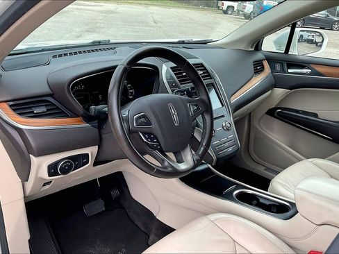 Used 2017 Lincoln MKC Select image 14